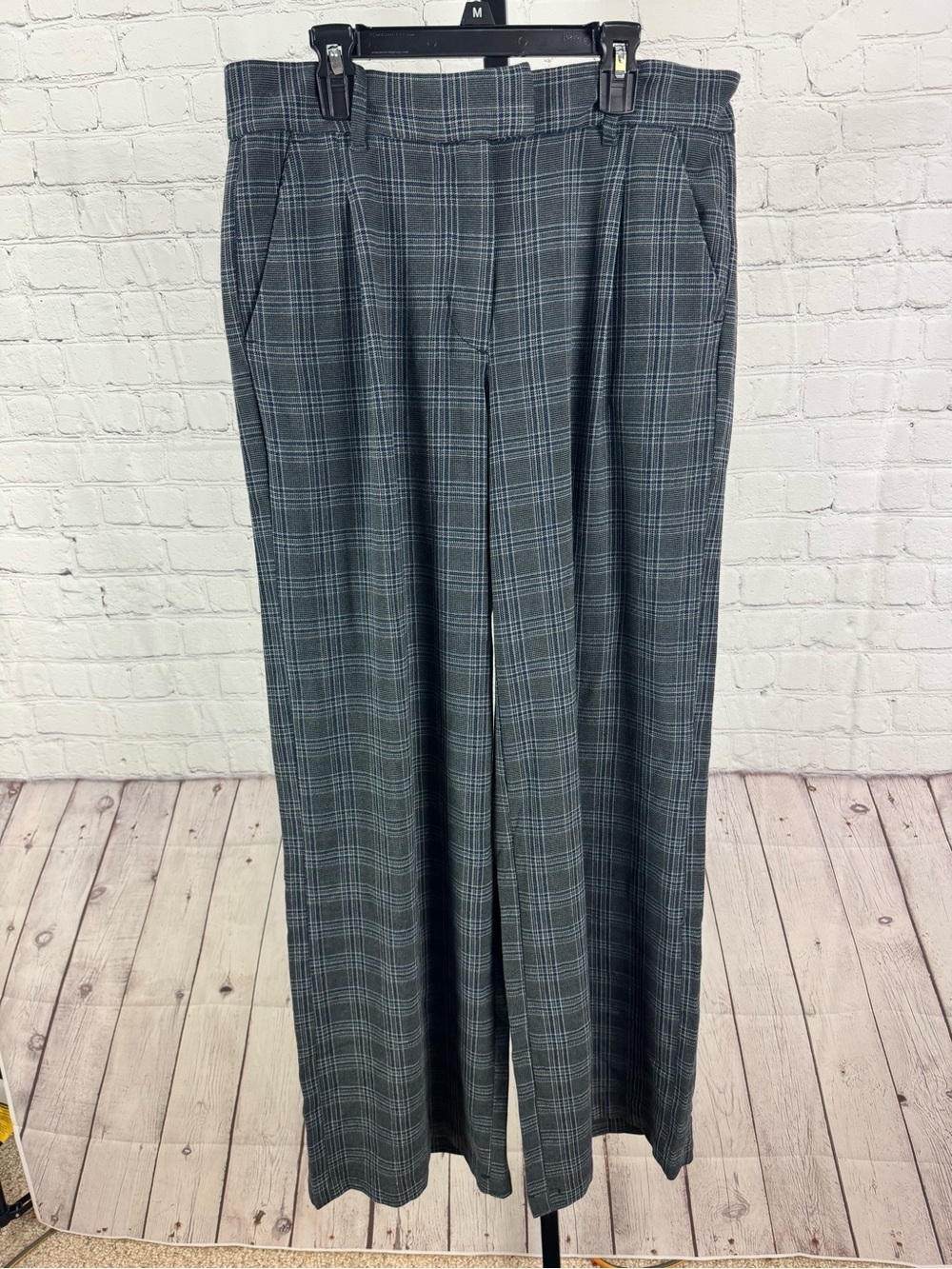 American Eagle Grey Plaid High Waist Wide Leg Pleated Trouser Pants Size 6